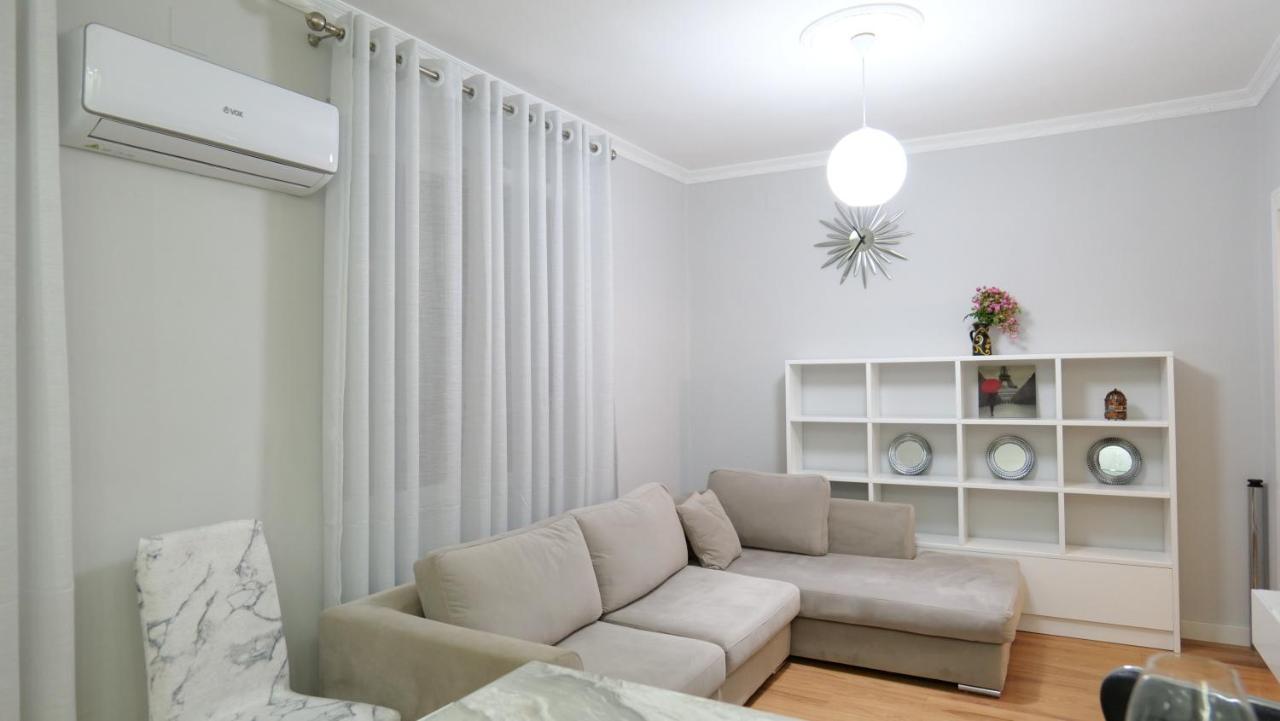 City Center Apartment Niko 04 Tirana Esterno foto