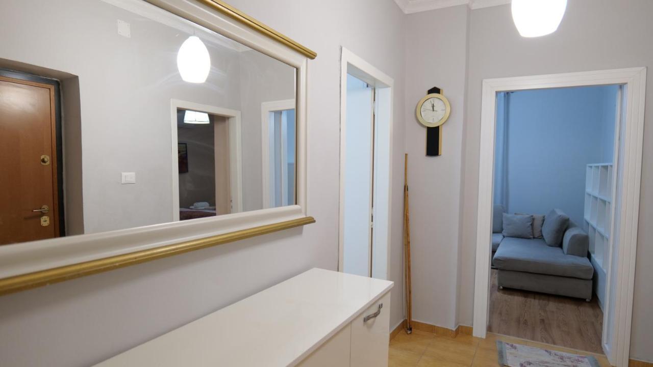 City Center Apartment Niko 04 Tirana Esterno foto