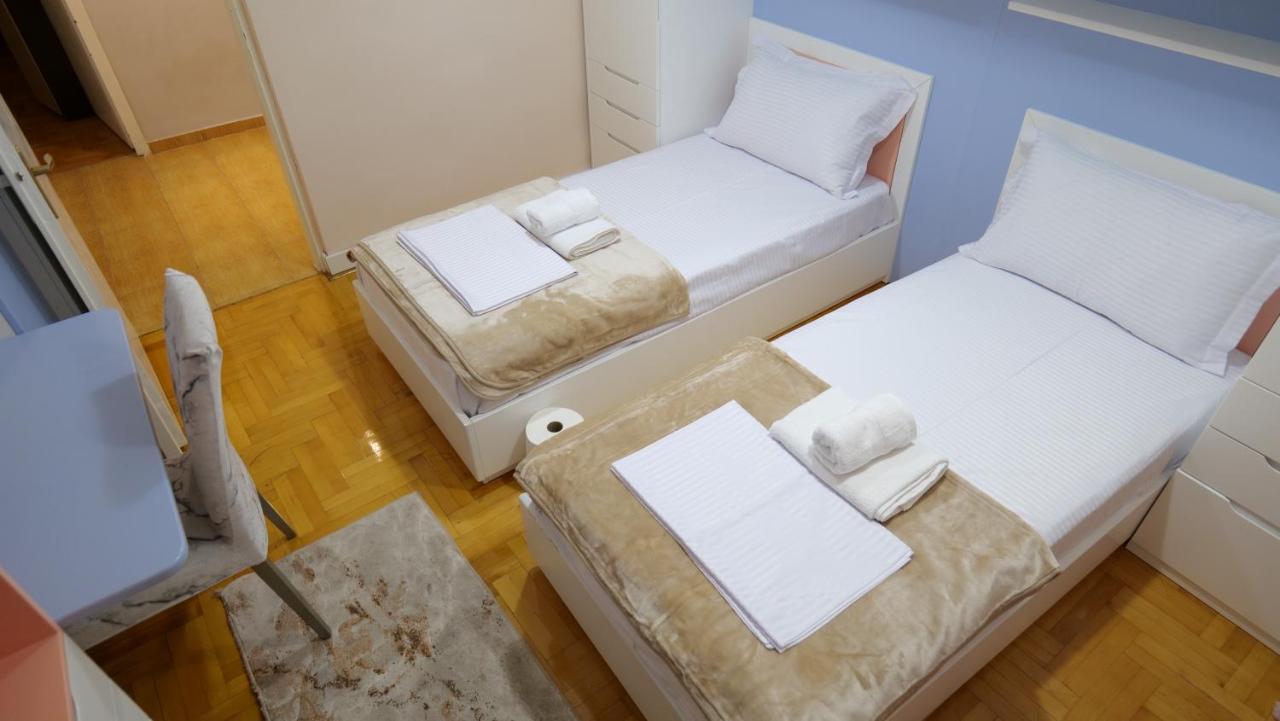 City Center Apartment Niko 04 Tirana Esterno foto