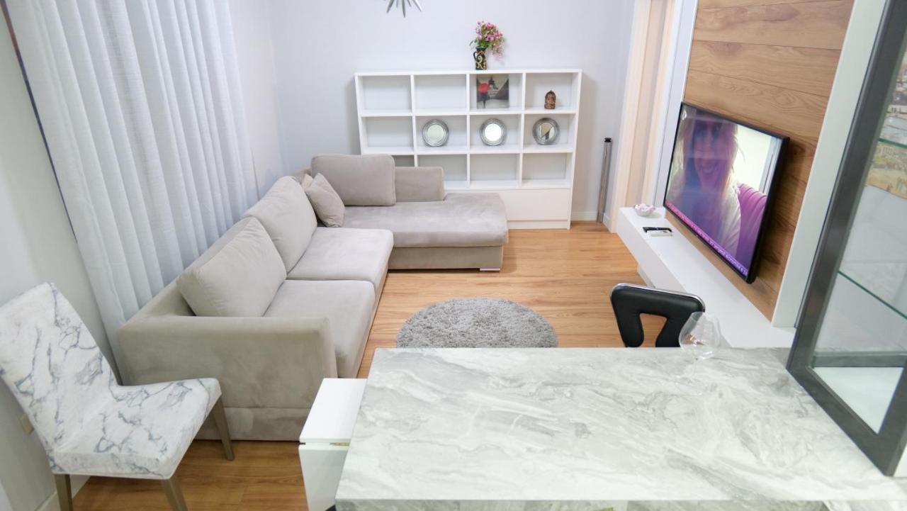 City Center Apartment Niko 04 Tirana Esterno foto
