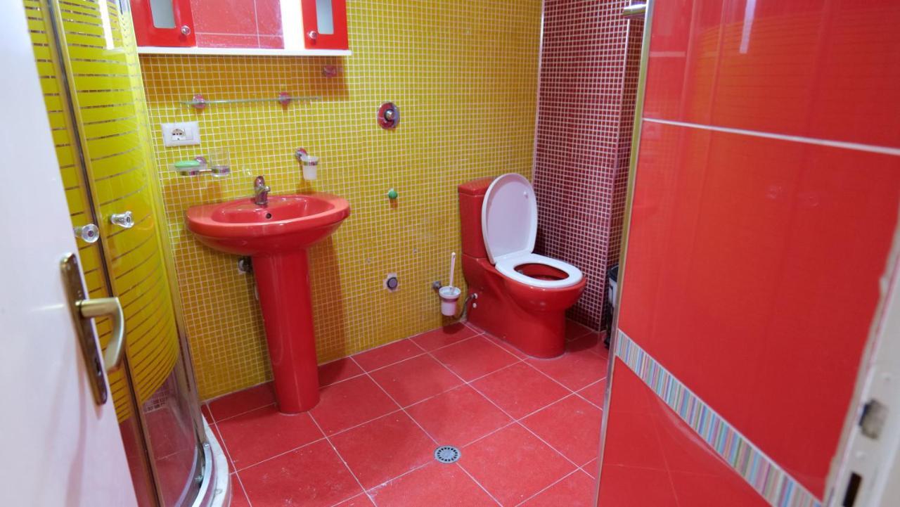 City Center Apartment Niko 04 Tirana Esterno foto